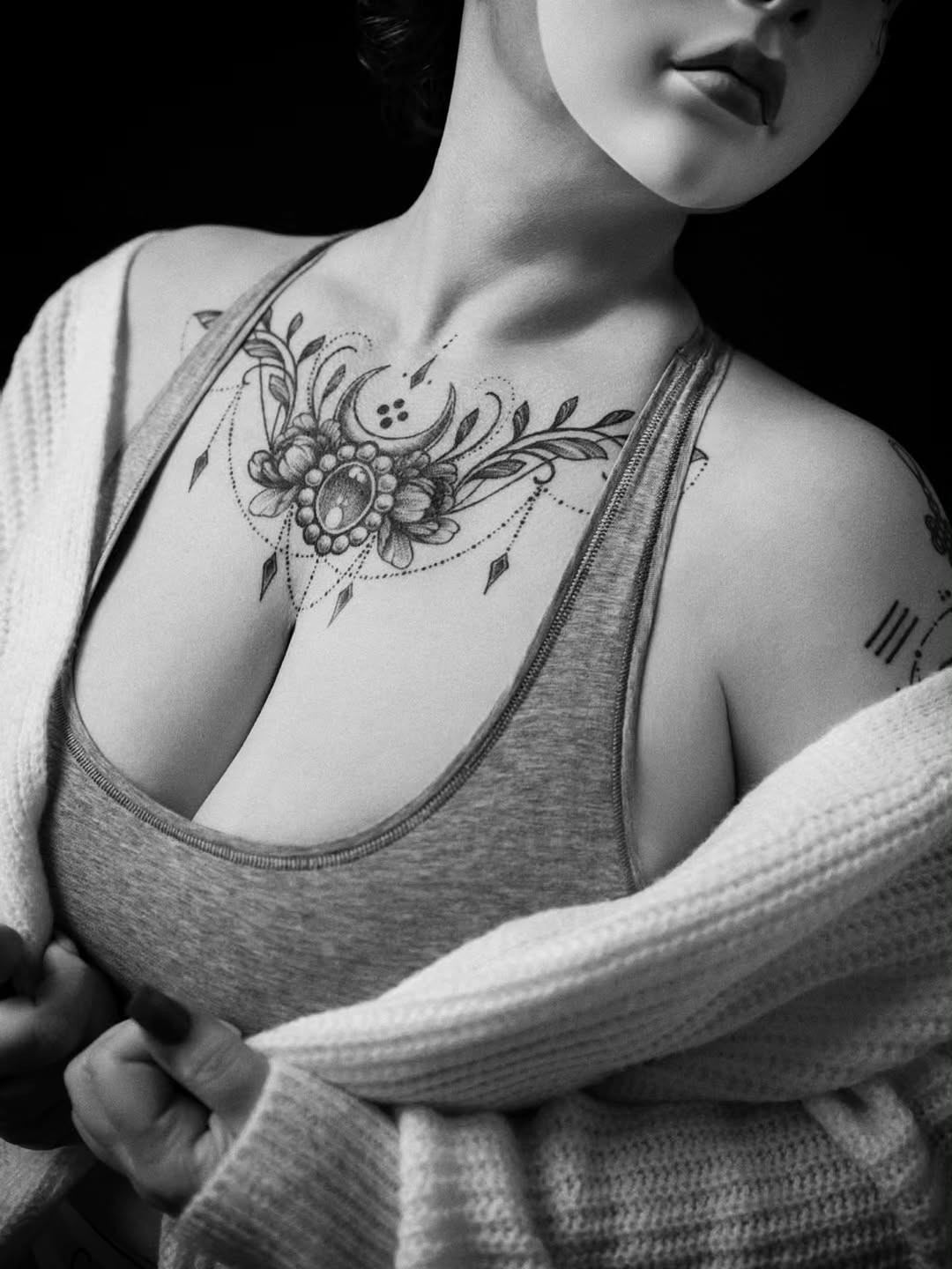 Minimal portrait of Tessa created at the Studio